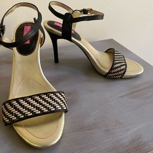 NWOT heels size 9 tan and black